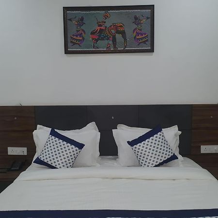 Kds Residency Hotell Greater Noida Exteriör bild