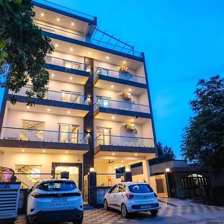 Kds Residency Hotell Greater Noida Exteriör bild