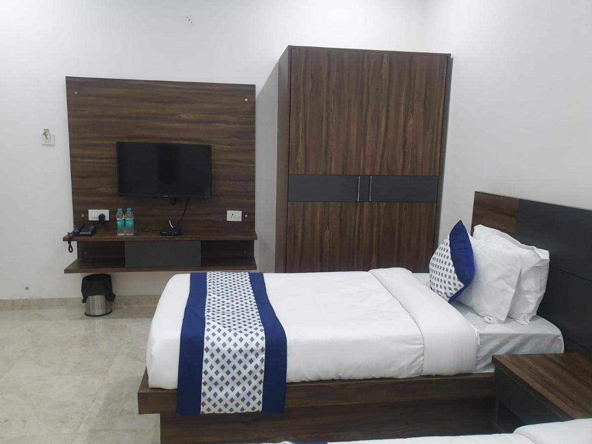 Kds Residency Hotell Greater Noida Exteriör bild