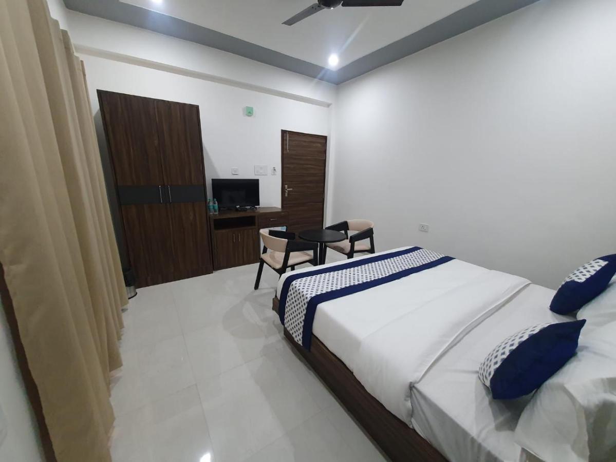 Kds Residency Hotell Greater Noida Exteriör bild