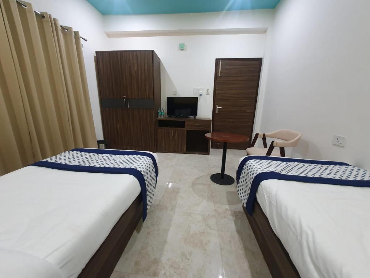 Kds Residency Hotell Greater Noida Exteriör bild