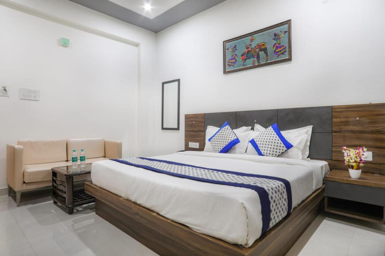 Kds Residency Hotell Greater Noida Exteriör bild