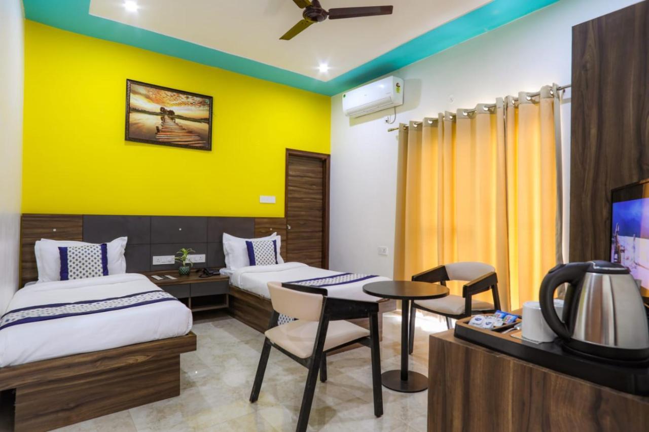 Kds Residency Hotell Greater Noida Exteriör bild